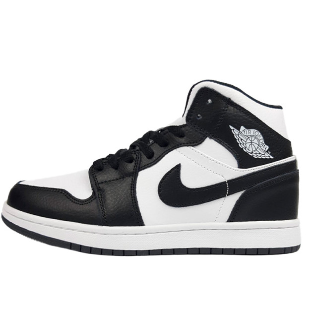 Jordan 1 Retro High Black White Winter С МЕХОМ